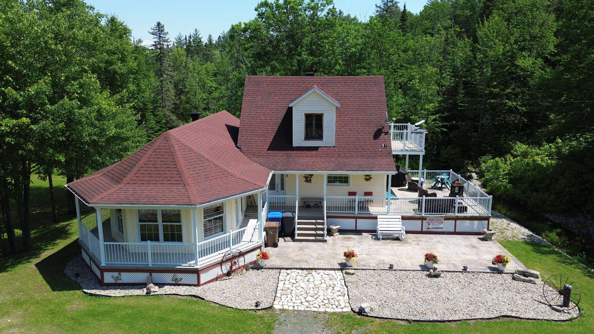 2335 Ch. du Lac-Tommy — photo 1