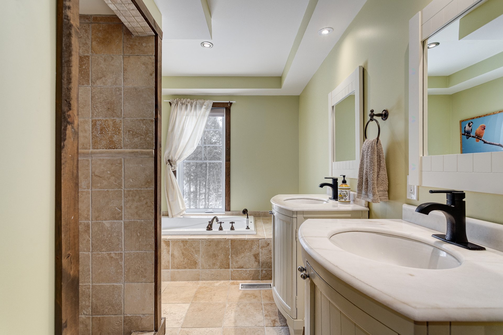 Salle de bains attenante à la CCP