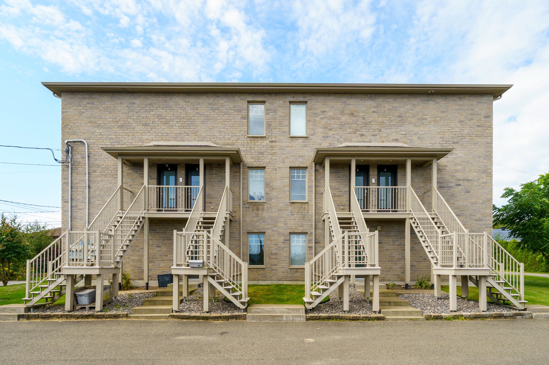 25 Rue Hardy (#B) — photo 1