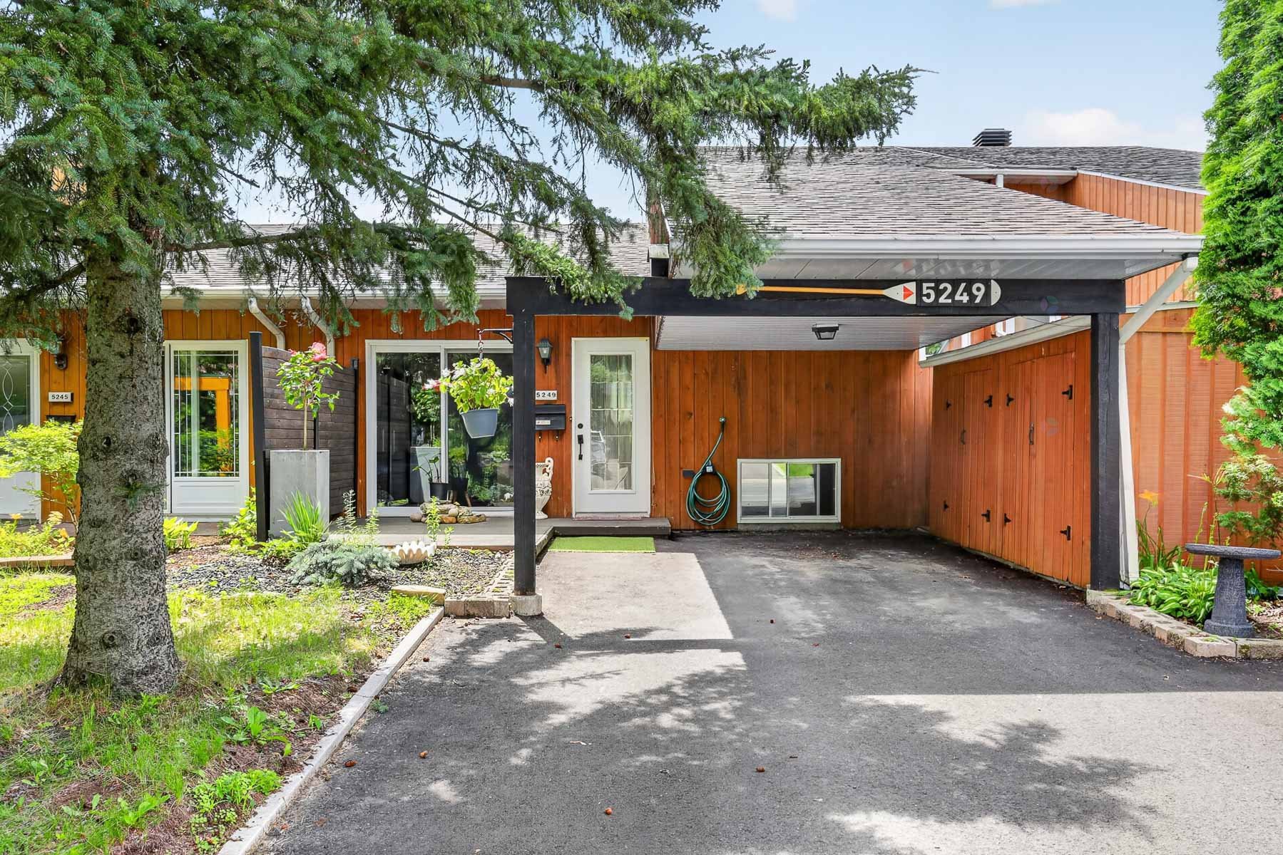 5249 Boul. des Chenaux — photo 1