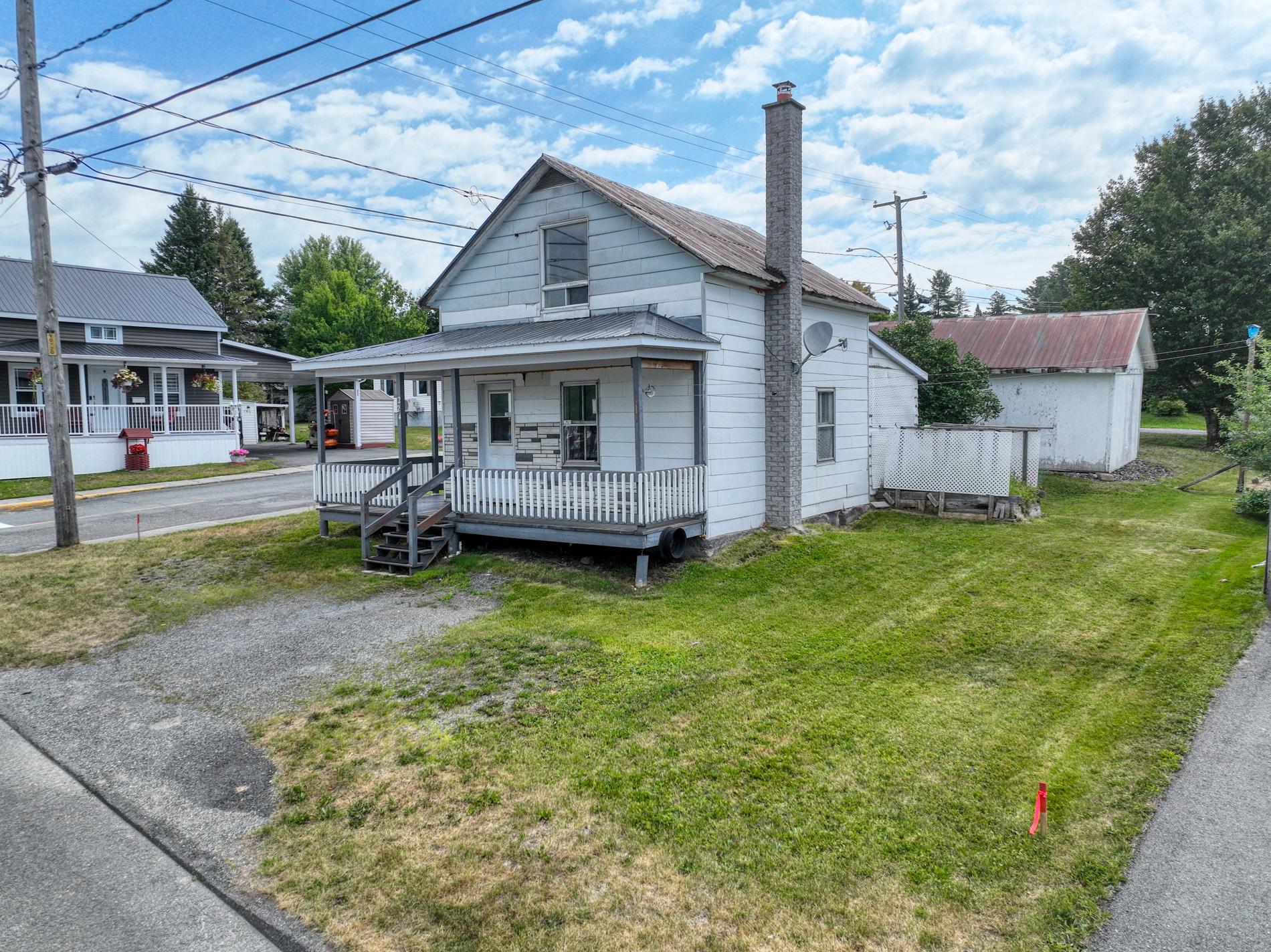 224 Av. Proulx — photo 1