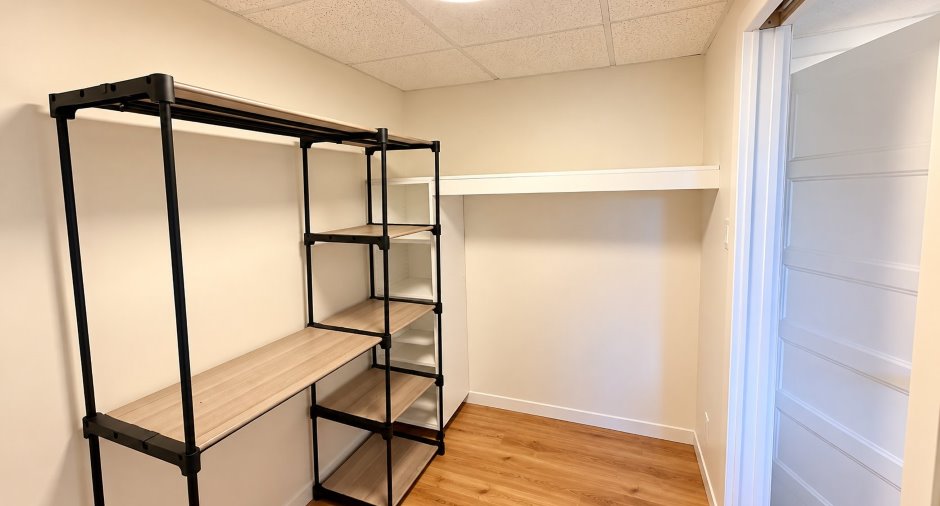 Walk-in closet