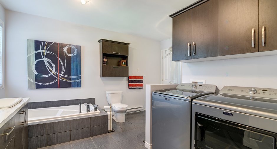 Ensuite bathroom