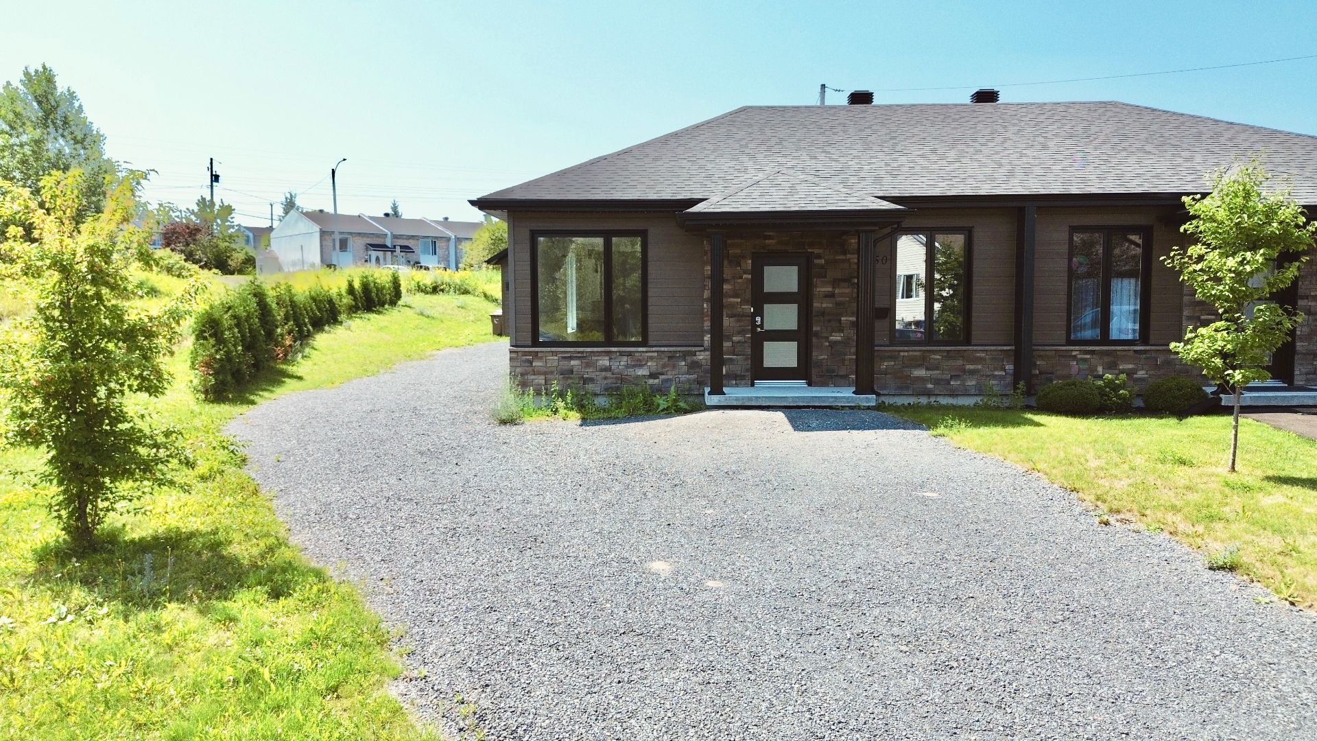 850 Av. des Pommiers — photo 1