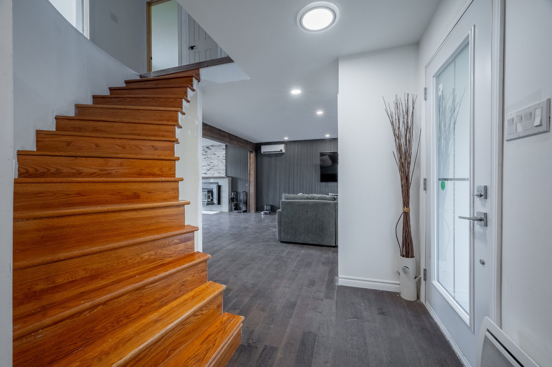 367 Rue St-Jacques O. — photo 2
