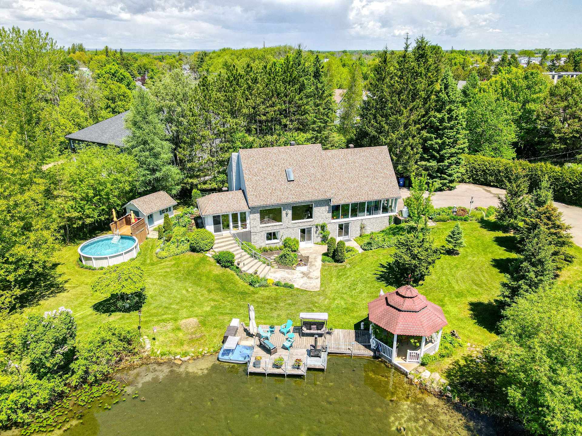 Two or more storey for sale, Mirabel