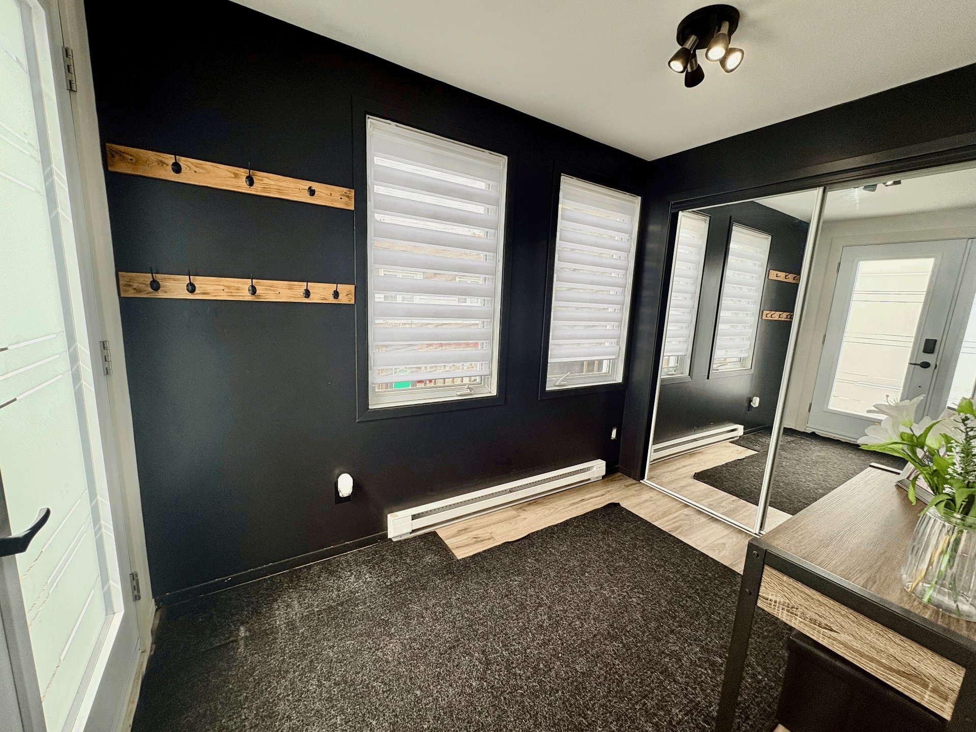 33 Av. De Verchères — photo 2