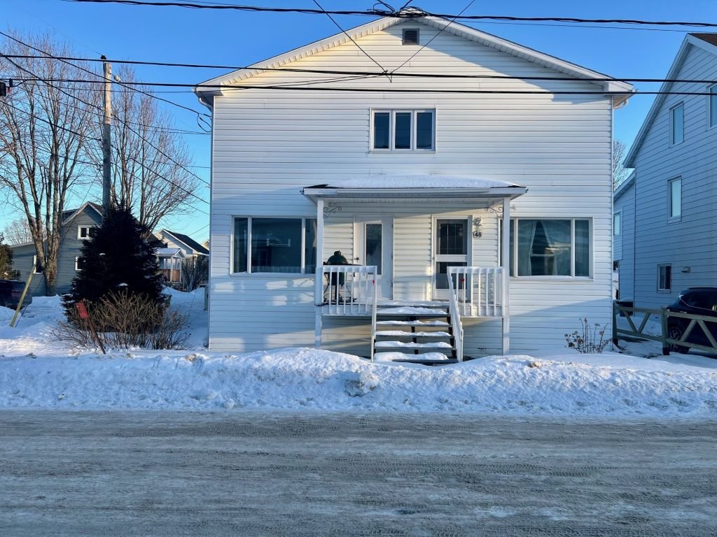 Maison à étages à vendre, Trois-Pistoles