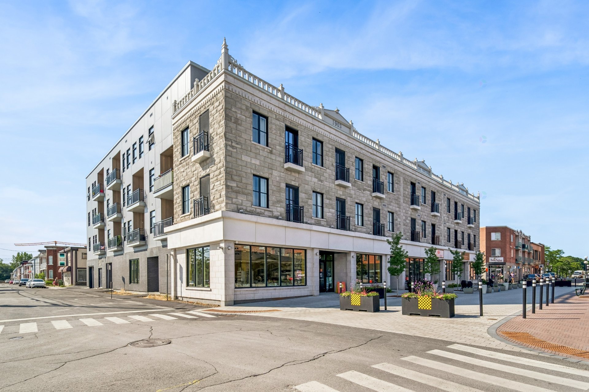 1505-1535 Rue St-Antoine — photo 1