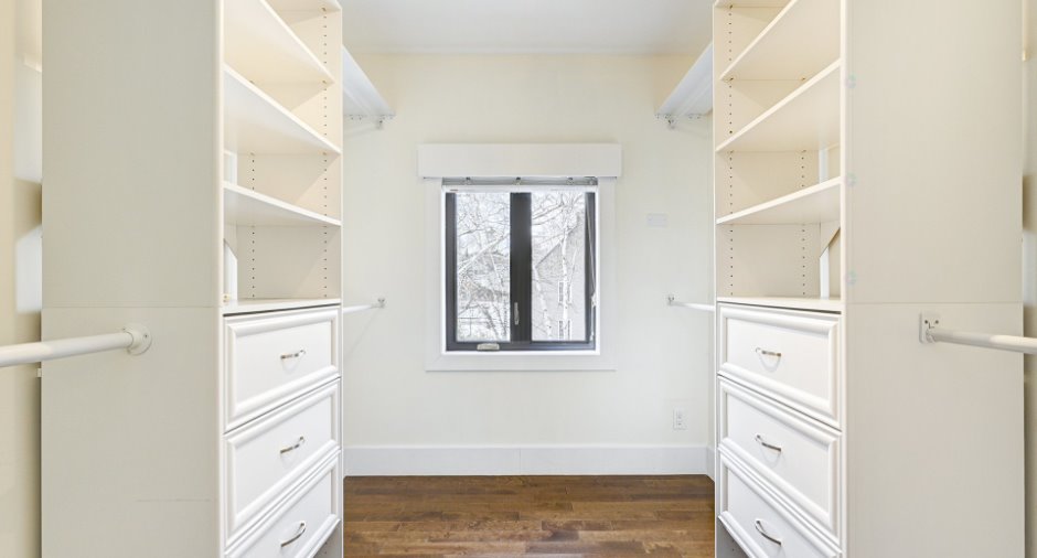 Walk-in closet