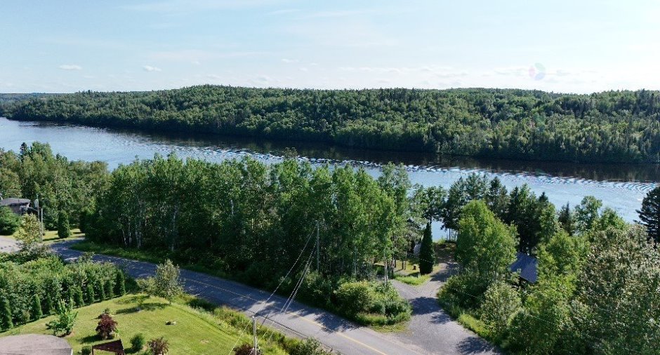 Vue sur l'eau