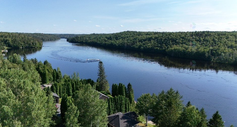 Vue sur l'eau