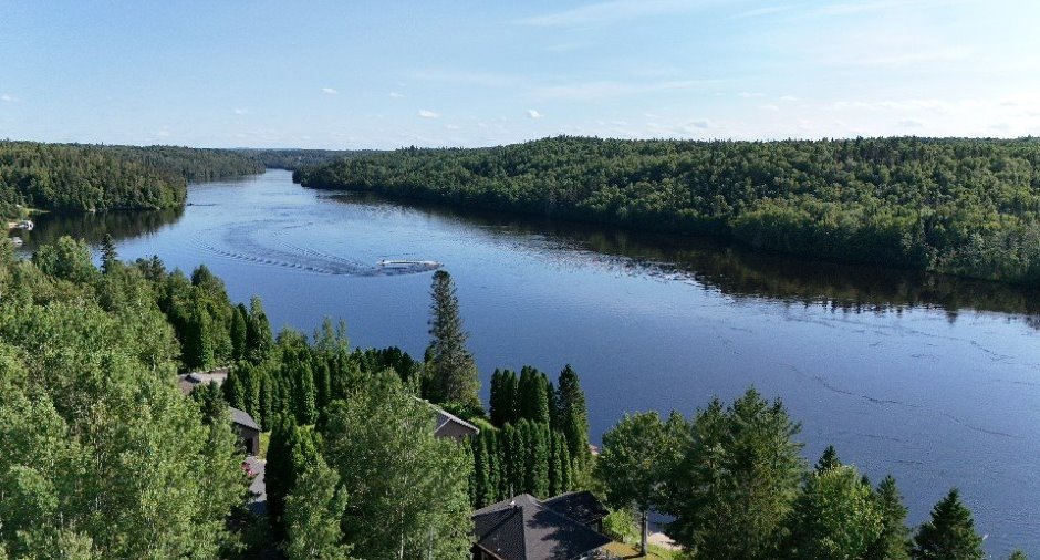Vue sur l'eau