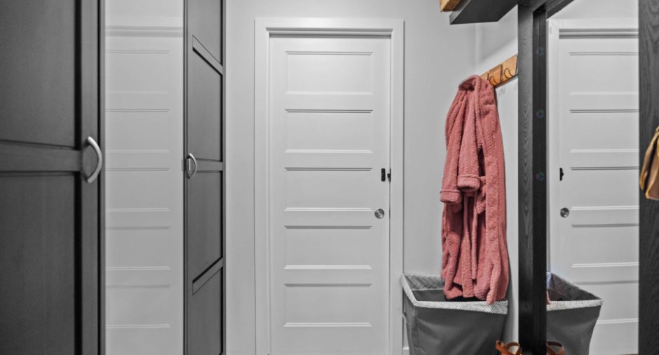 Walk-in closet