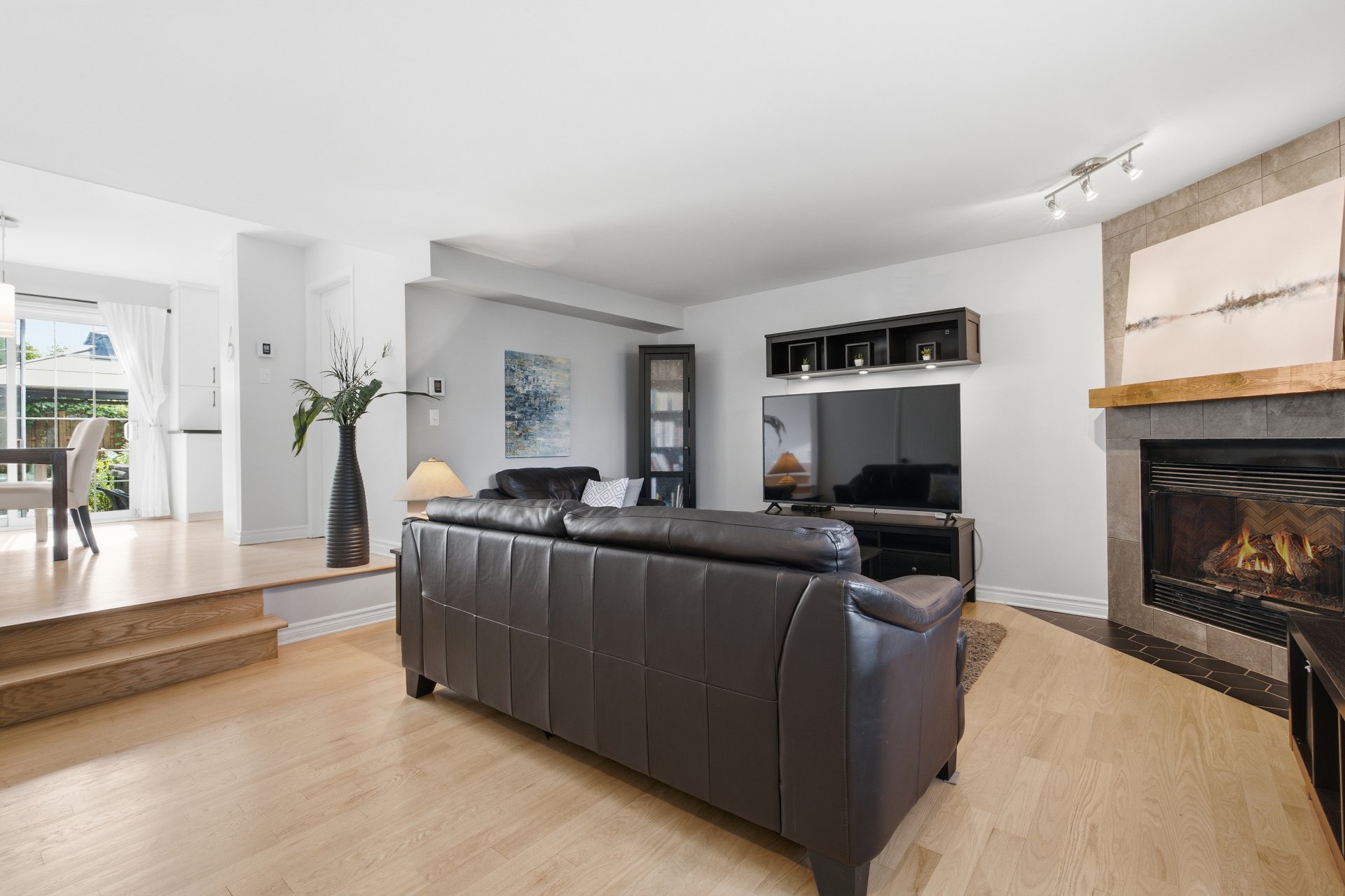 282 Rue Jean-Talon — photo 3