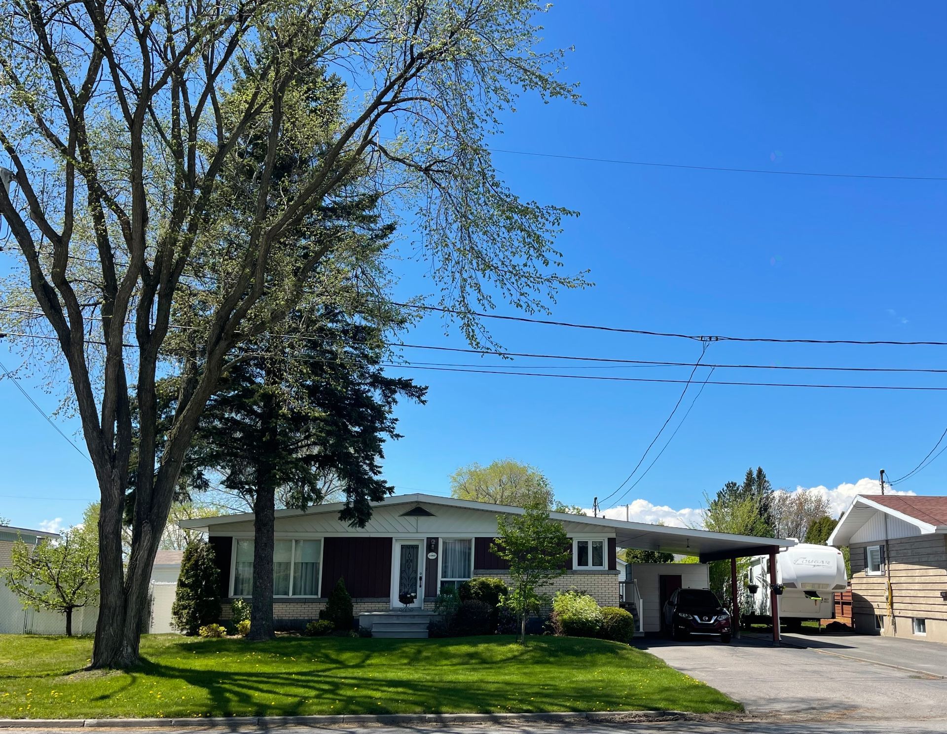 1060 Av. des Myrtilles — photo 1