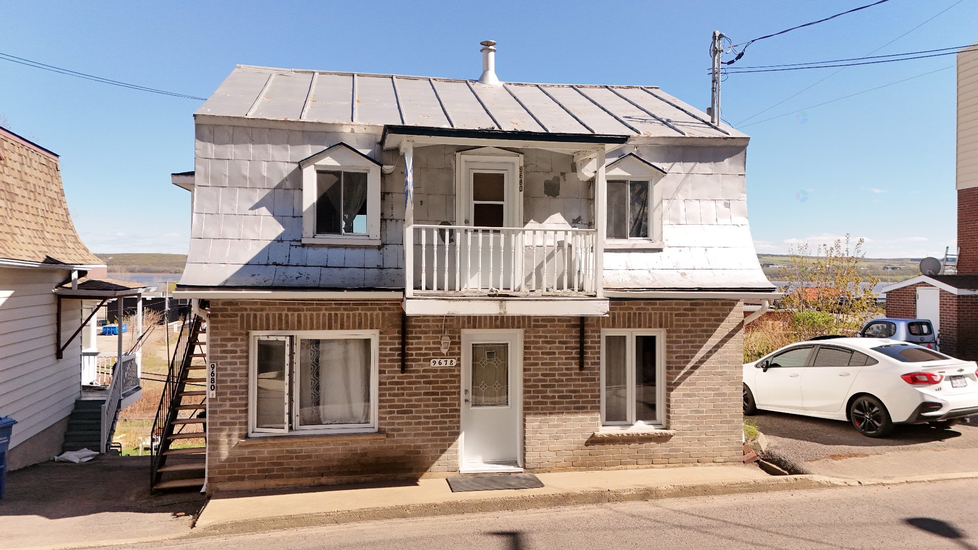 9678-9680 Av. Royale — photo 1