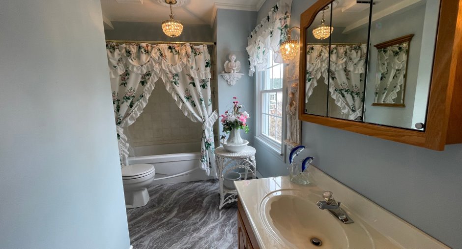 Ensuite bathroom