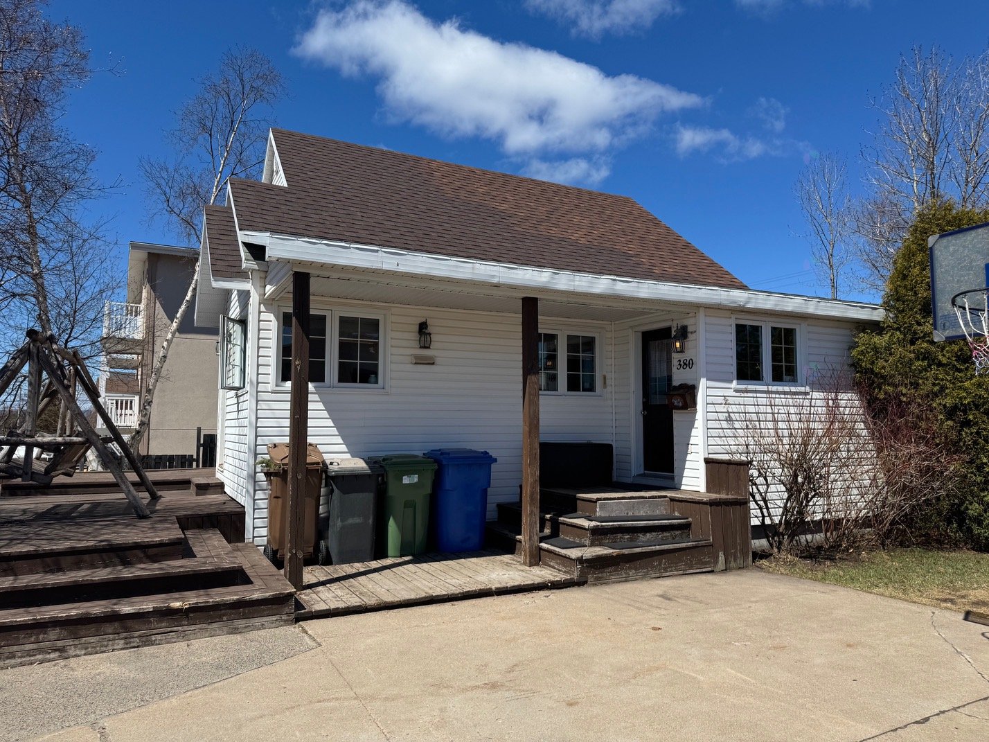 380 Av. De Quen — photo 2
