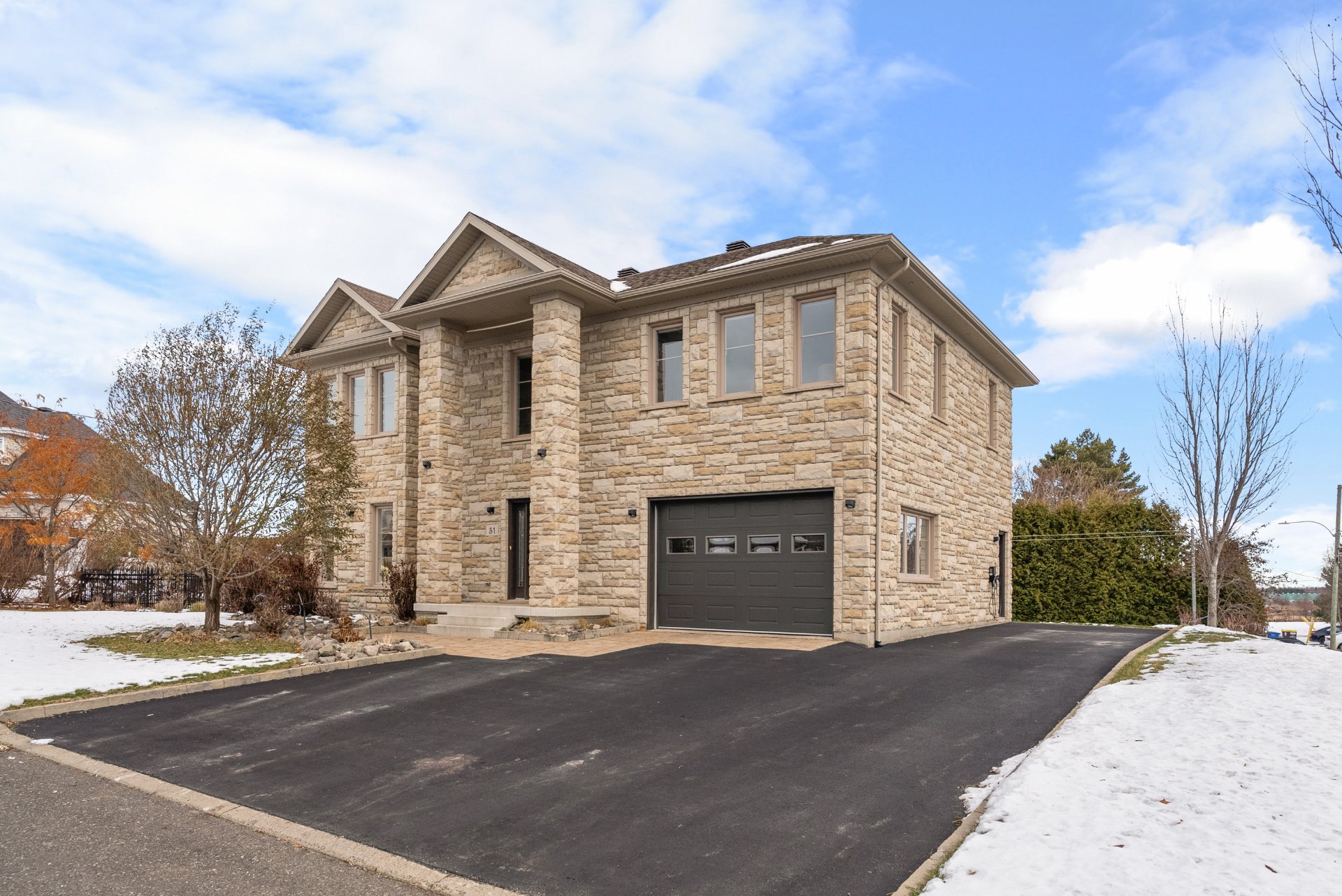 Maison à étages à vendre, Berthier-sur-Mer