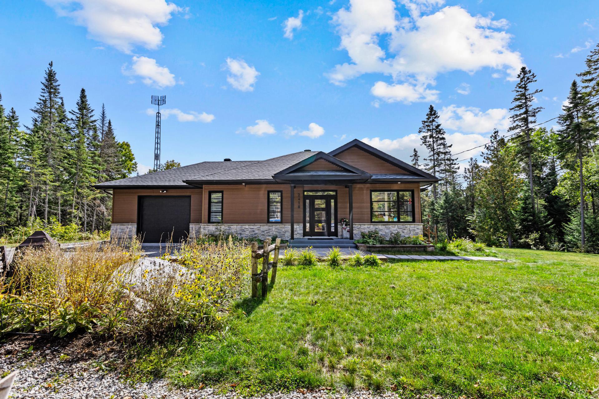 2410 Ch. de Notre-Dame-de-la-Merci — photo 1