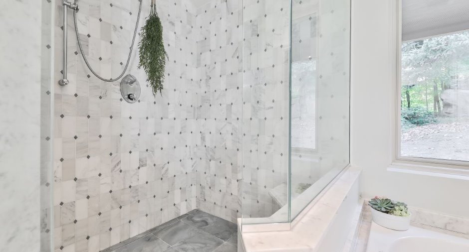 Salle de bains attenante à la CCP