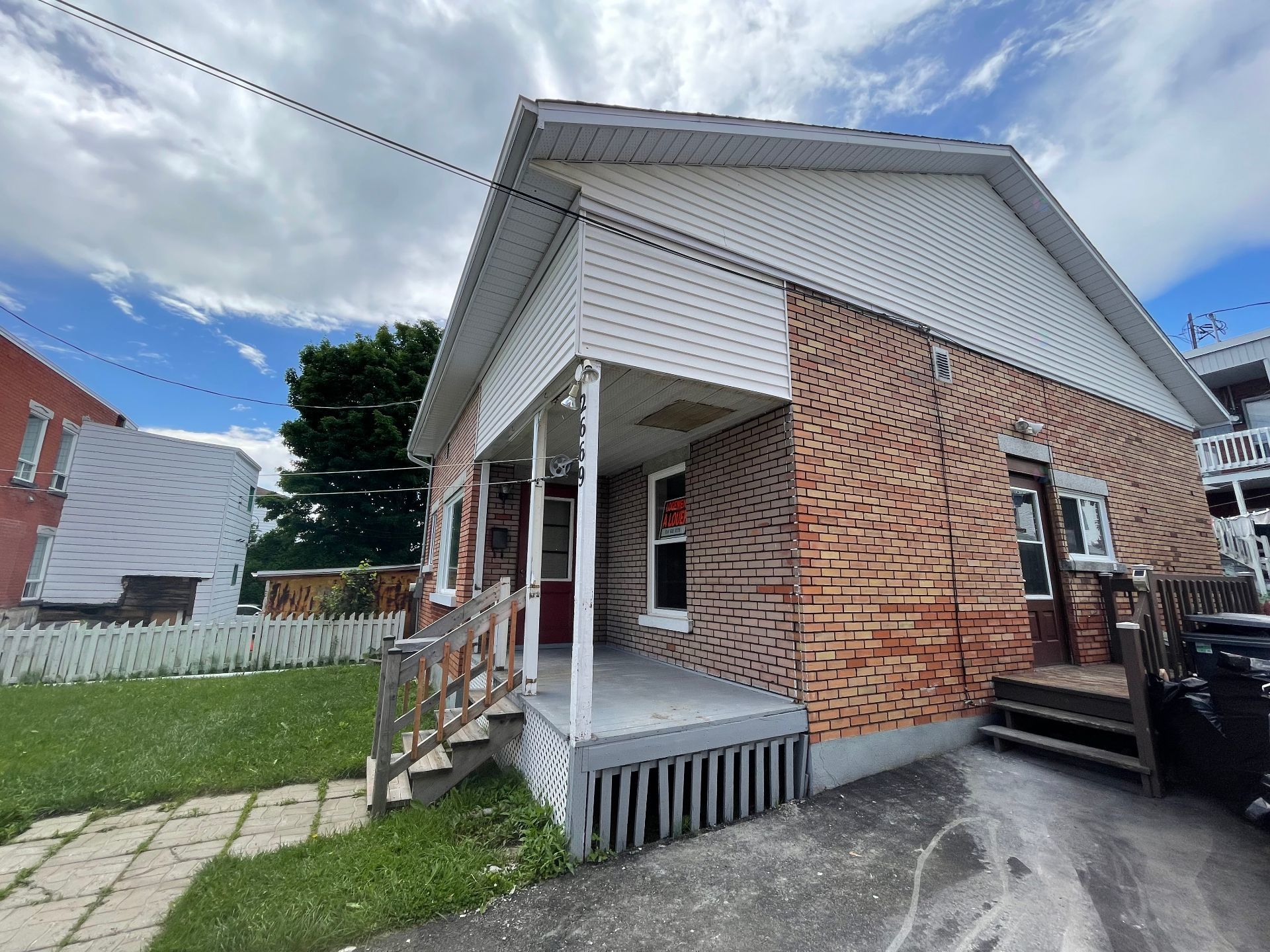 2669 Av. Marineau — photo 2