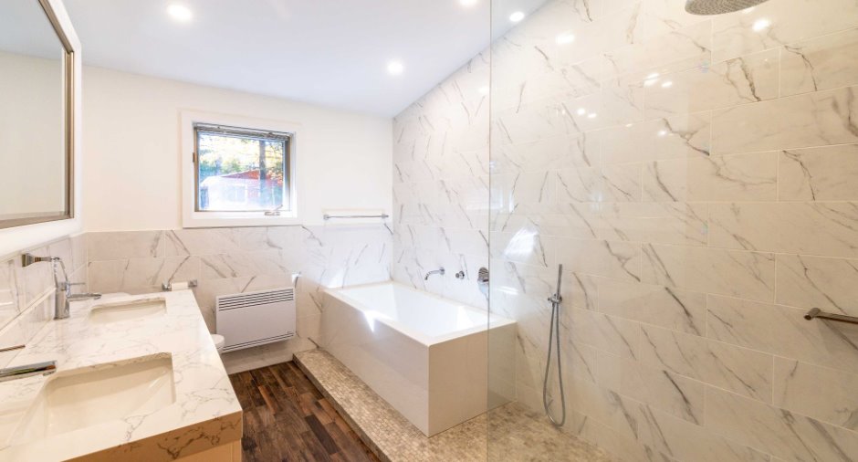 Salle de bains attenante à la CCP