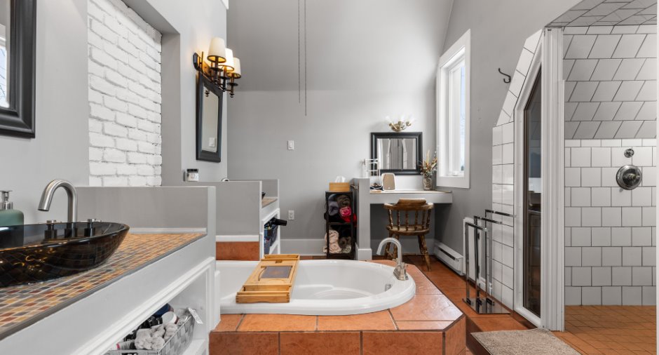Salle de bains attenante à la CCP