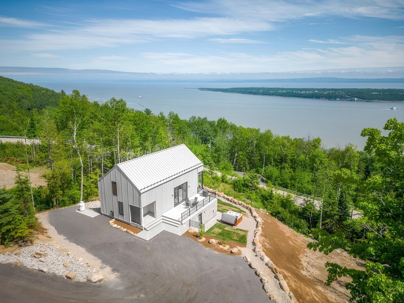 Chalet à vendre aux Éboulements — 306, Rue du Flanc