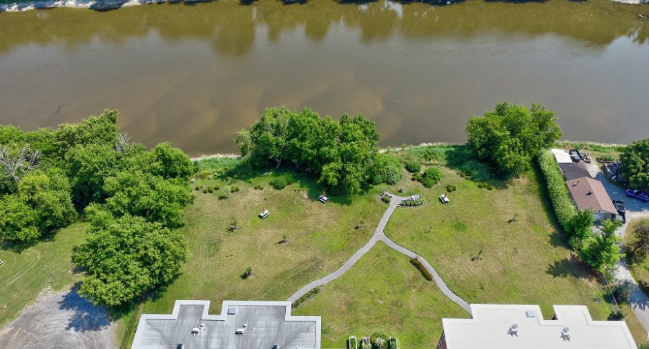Accès au plan d'eau