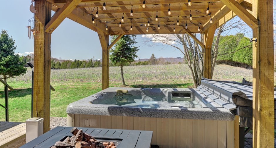 Hot tub