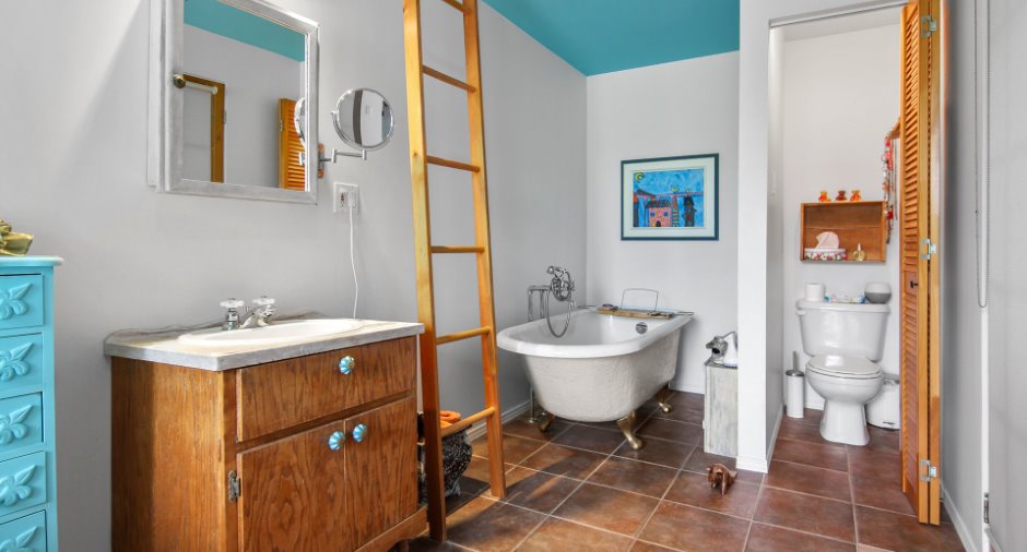 Salle de bains attenante à la CCP