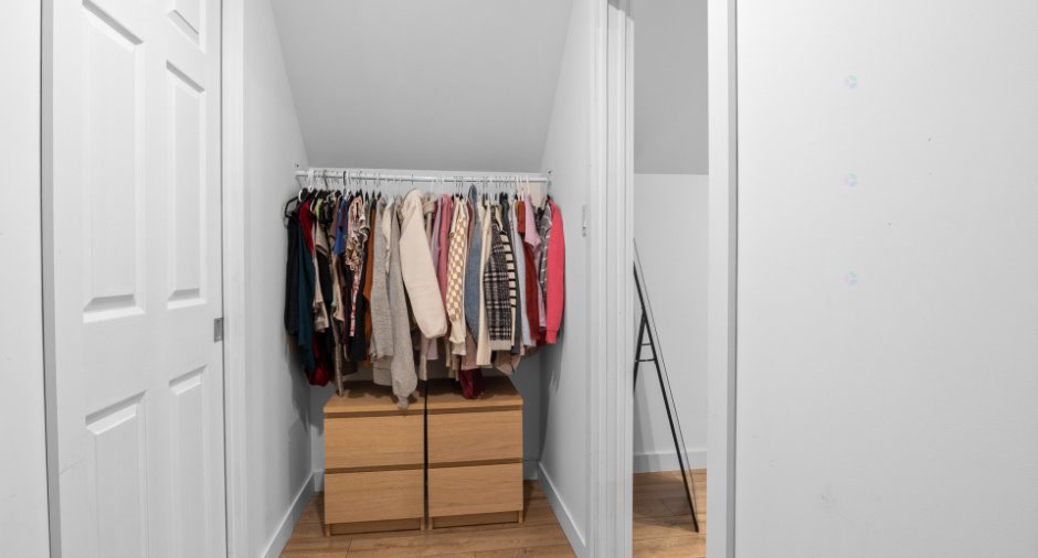 Walk-in closet