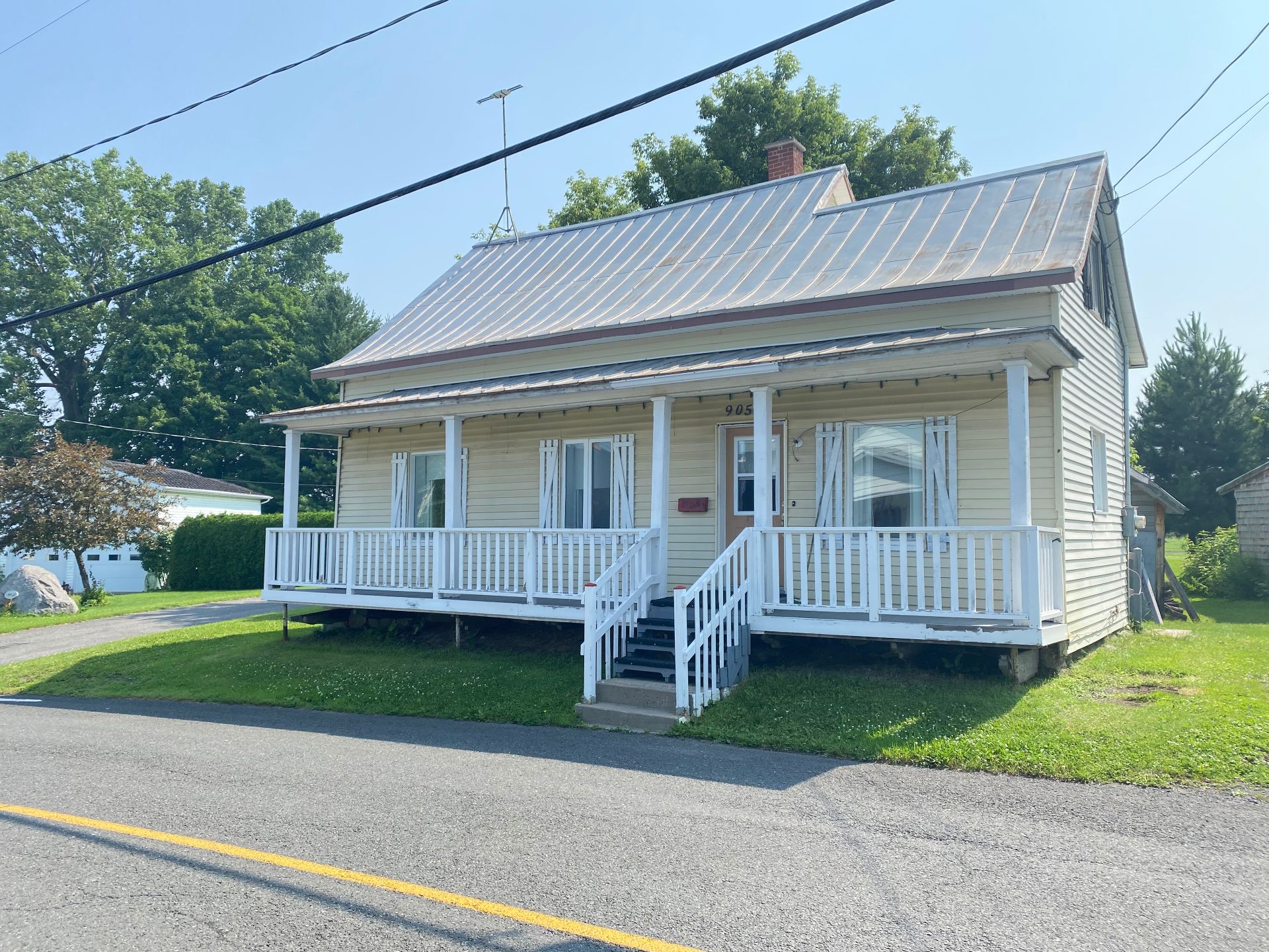 Two or more storey for sale, Leclercville