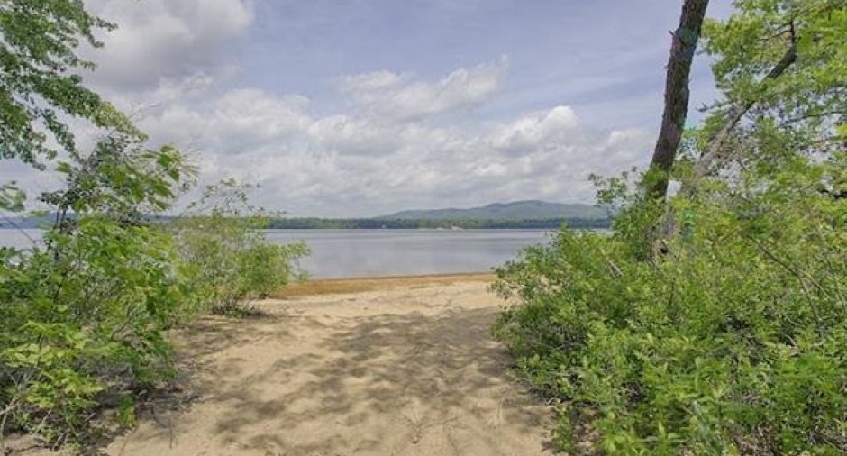 Accès au plan d'eau
