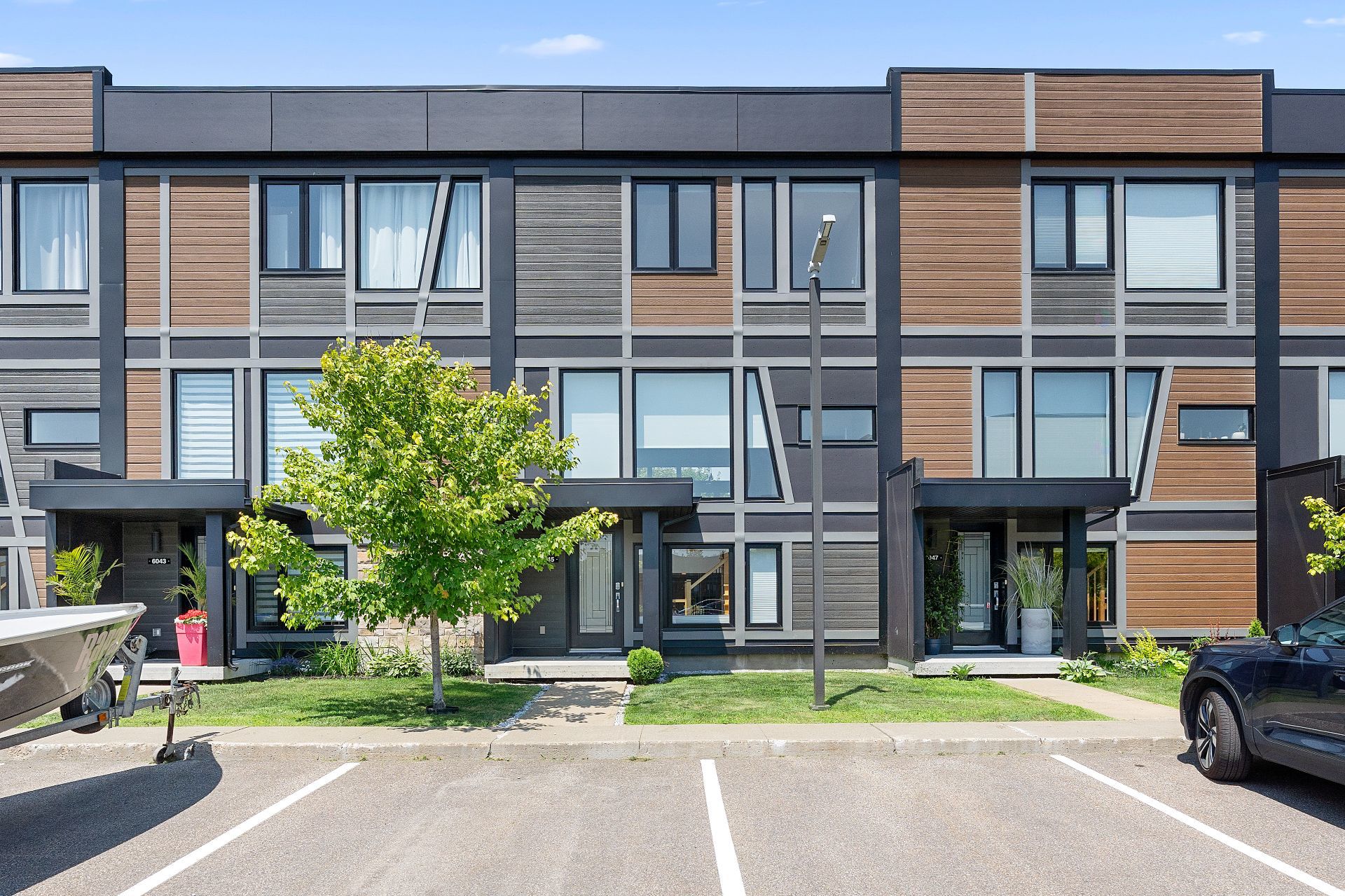 6045 Boul. St-Jacques — photo 2
