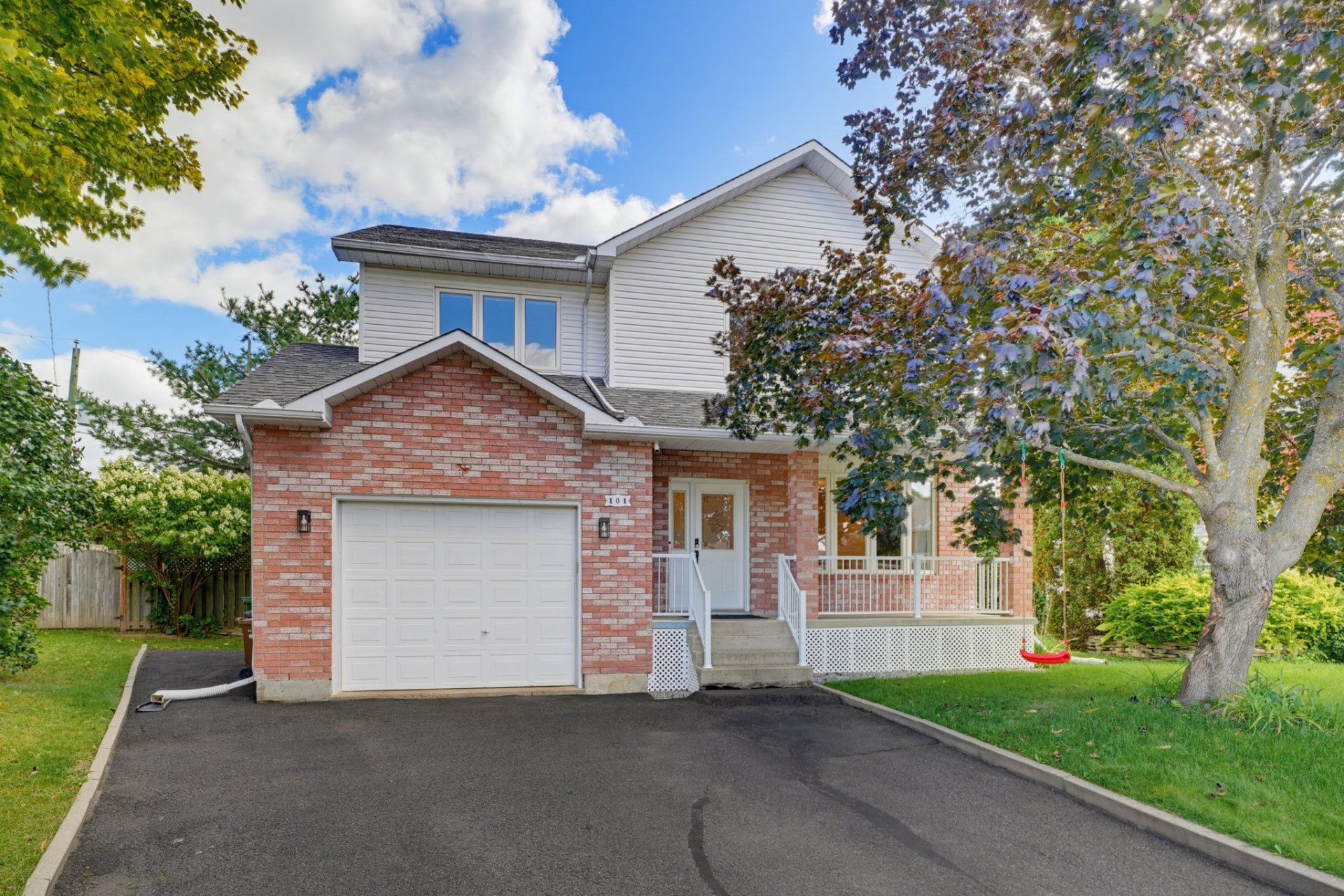 101 Rue Lacombe — photo 1