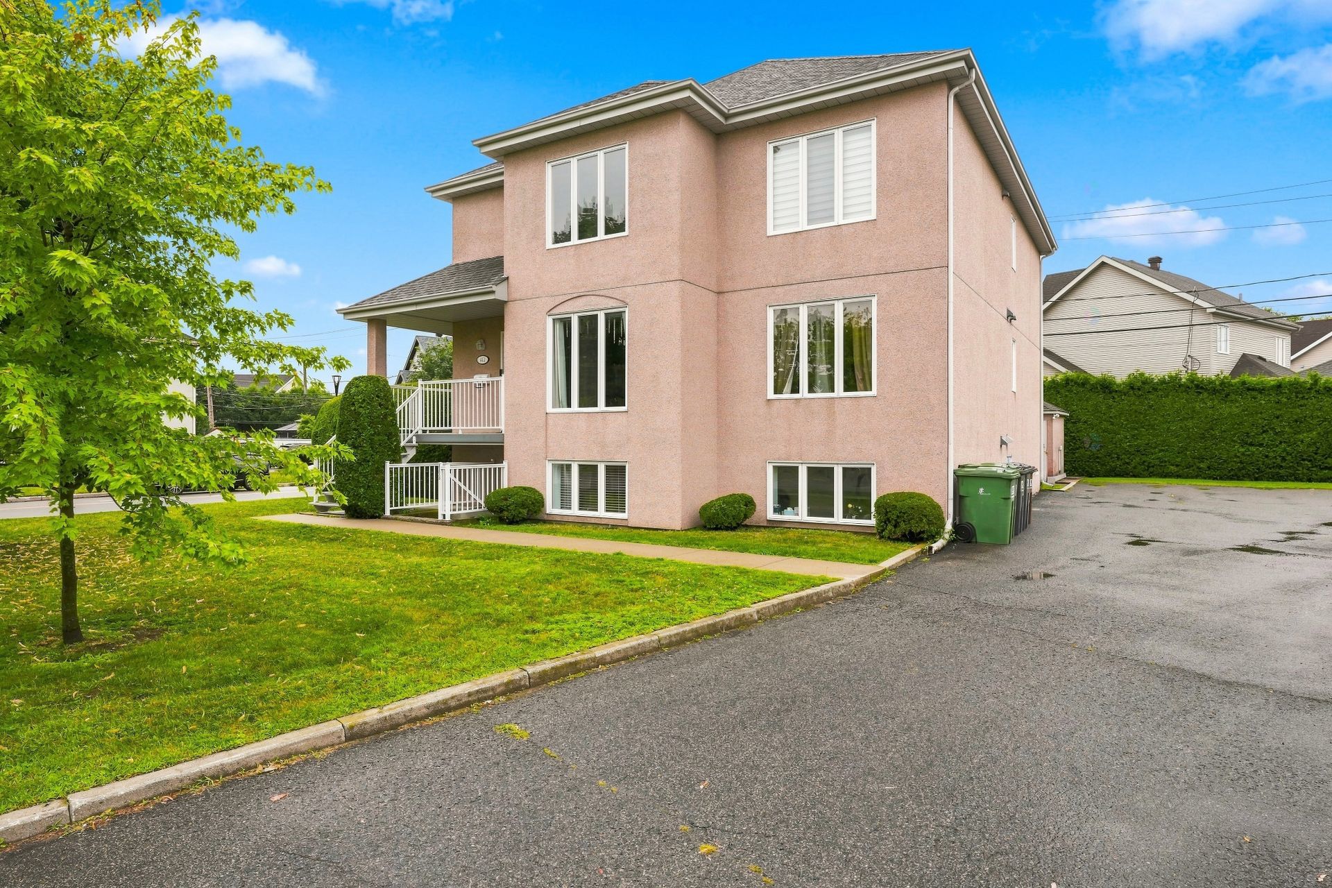 443-447 Rue Marie-C.-Daveluy — photo 3