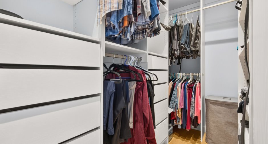 Walk-in closet