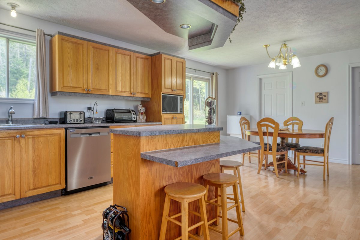 8616 Route 112 — photo 3