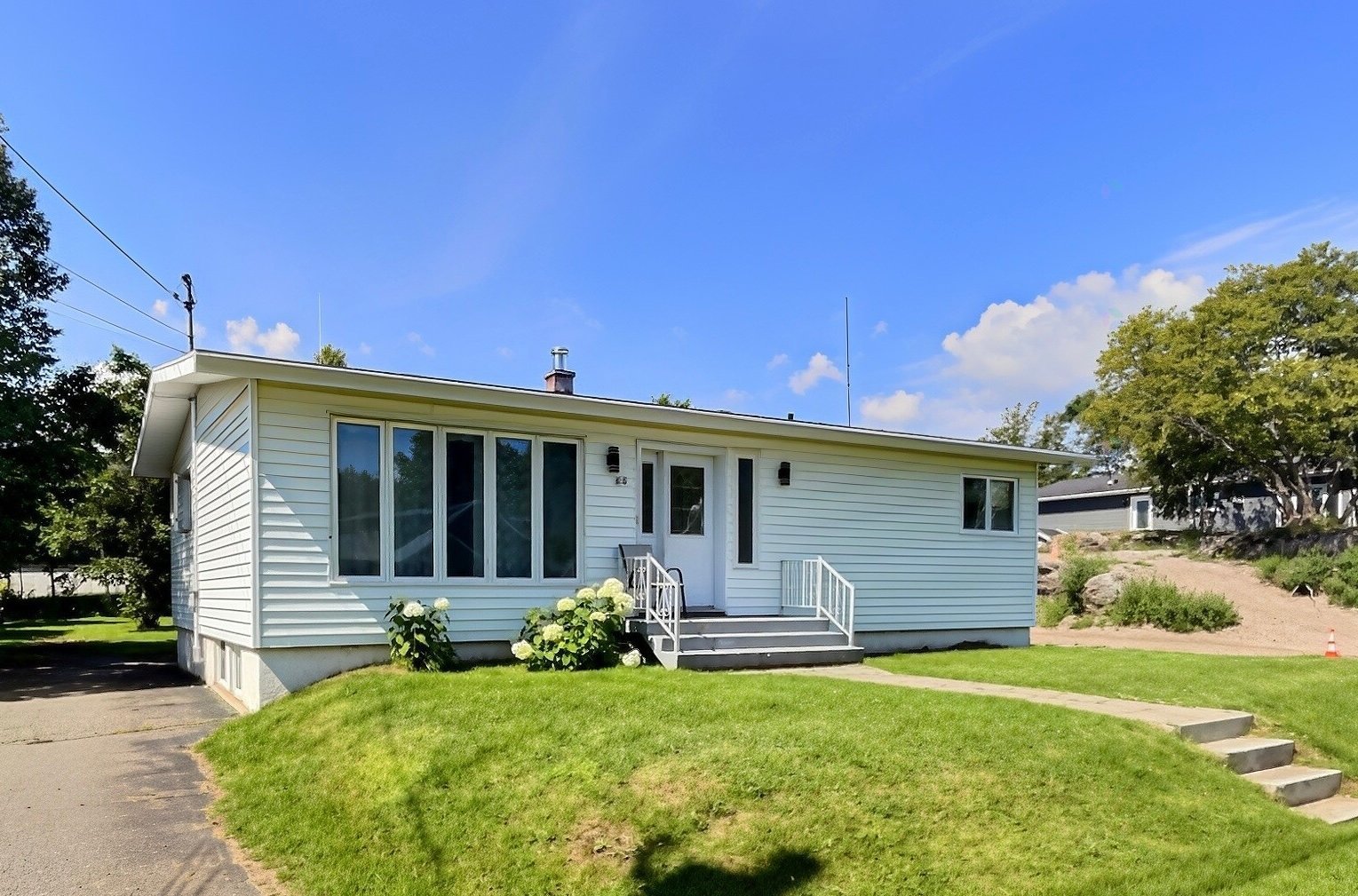 318 Av. René-Hubert — photo 1