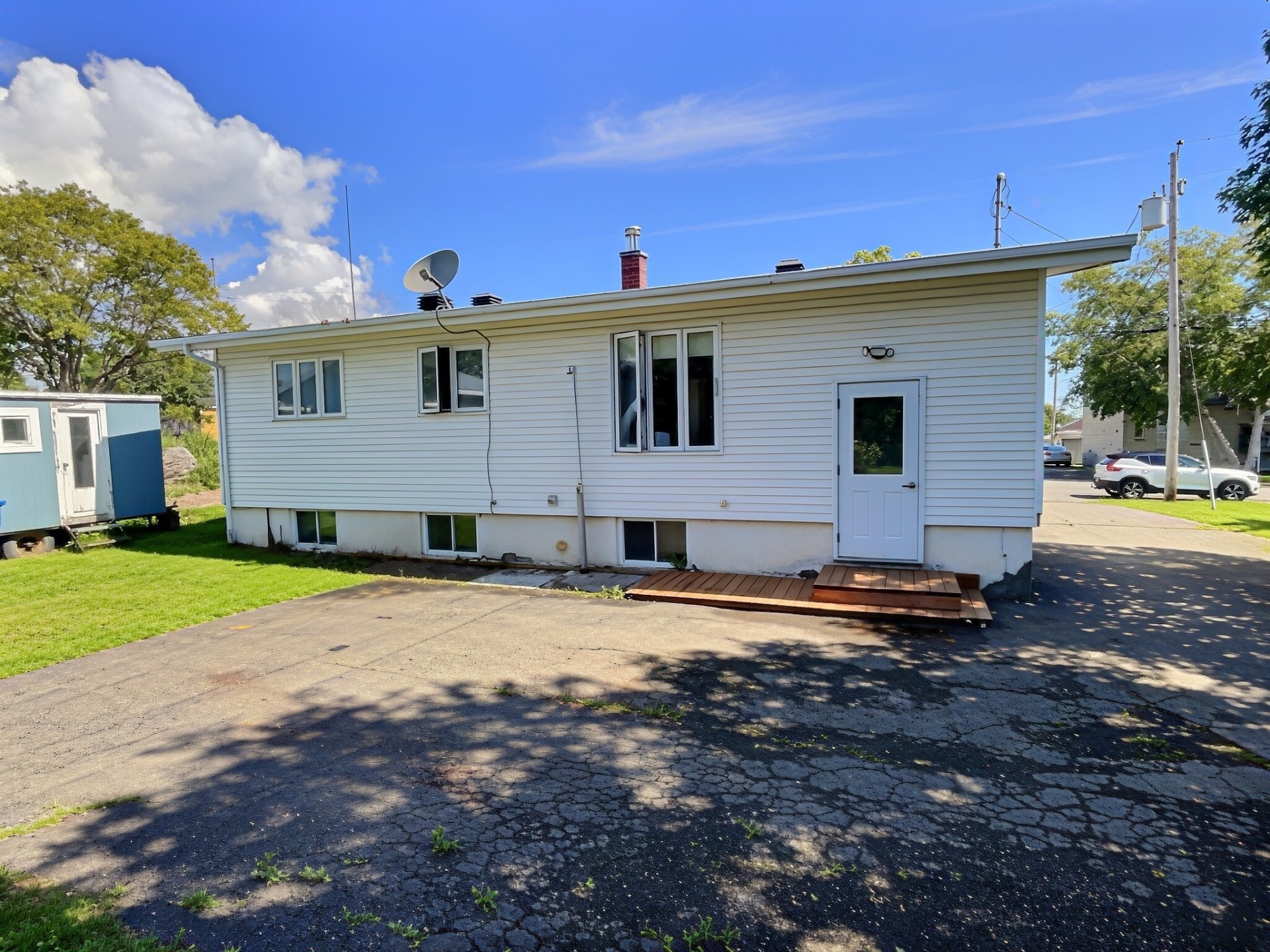 318 Av. René-Hubert — photo 2