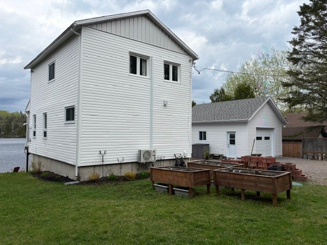 9 Ch. du Lac-Pezard — photo 3