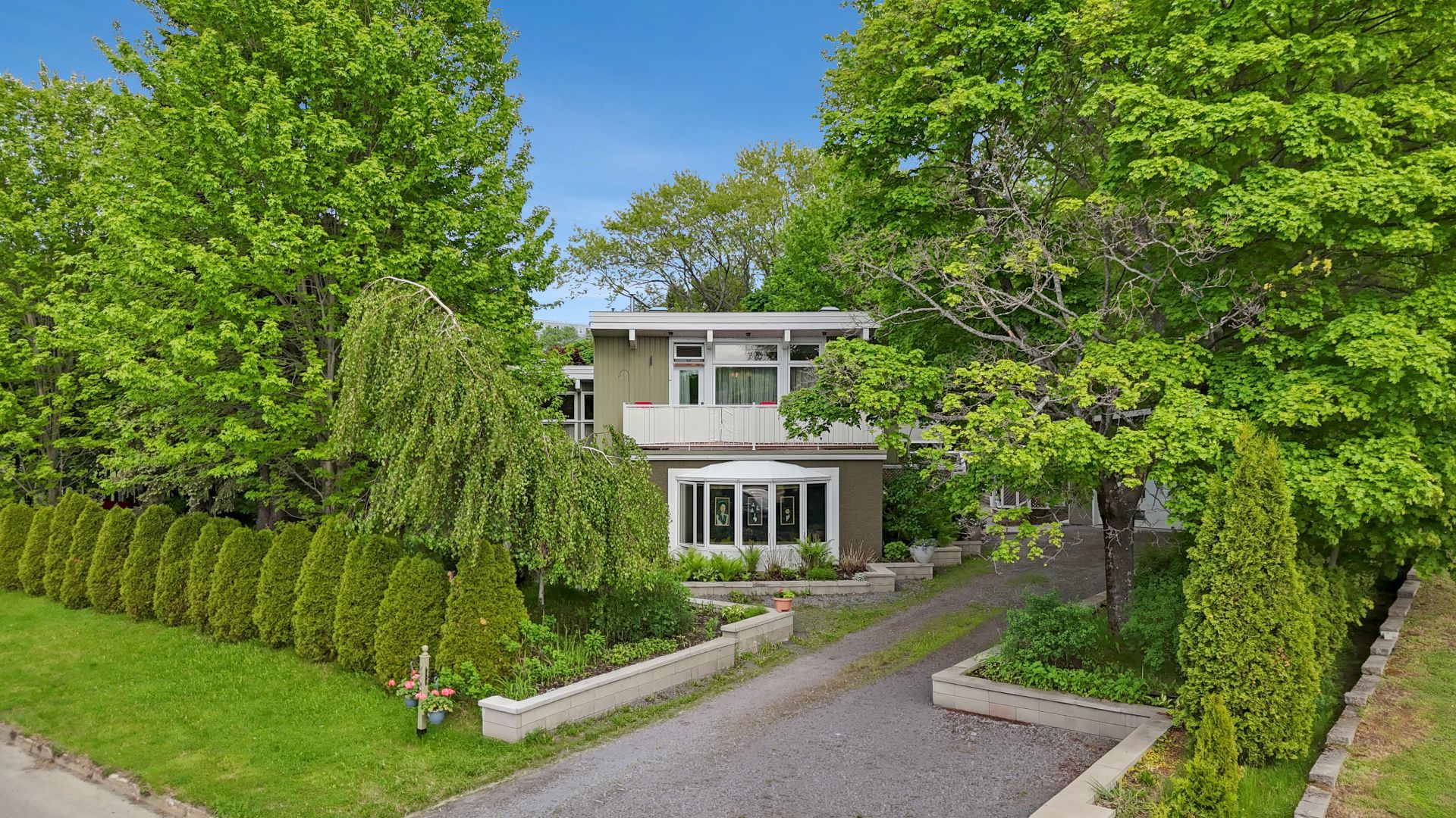 263 Rue Notre-Dame E. — photo 1