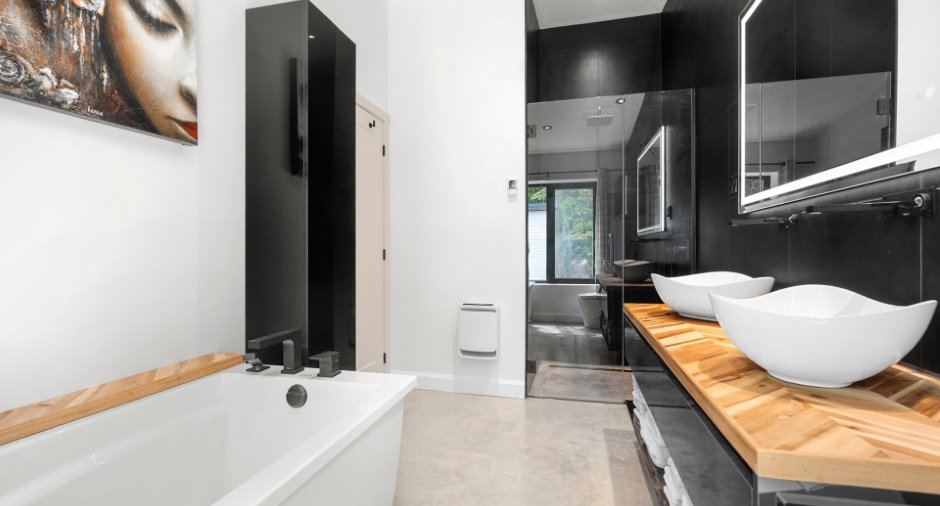 Salle de bains attenante à la CCP