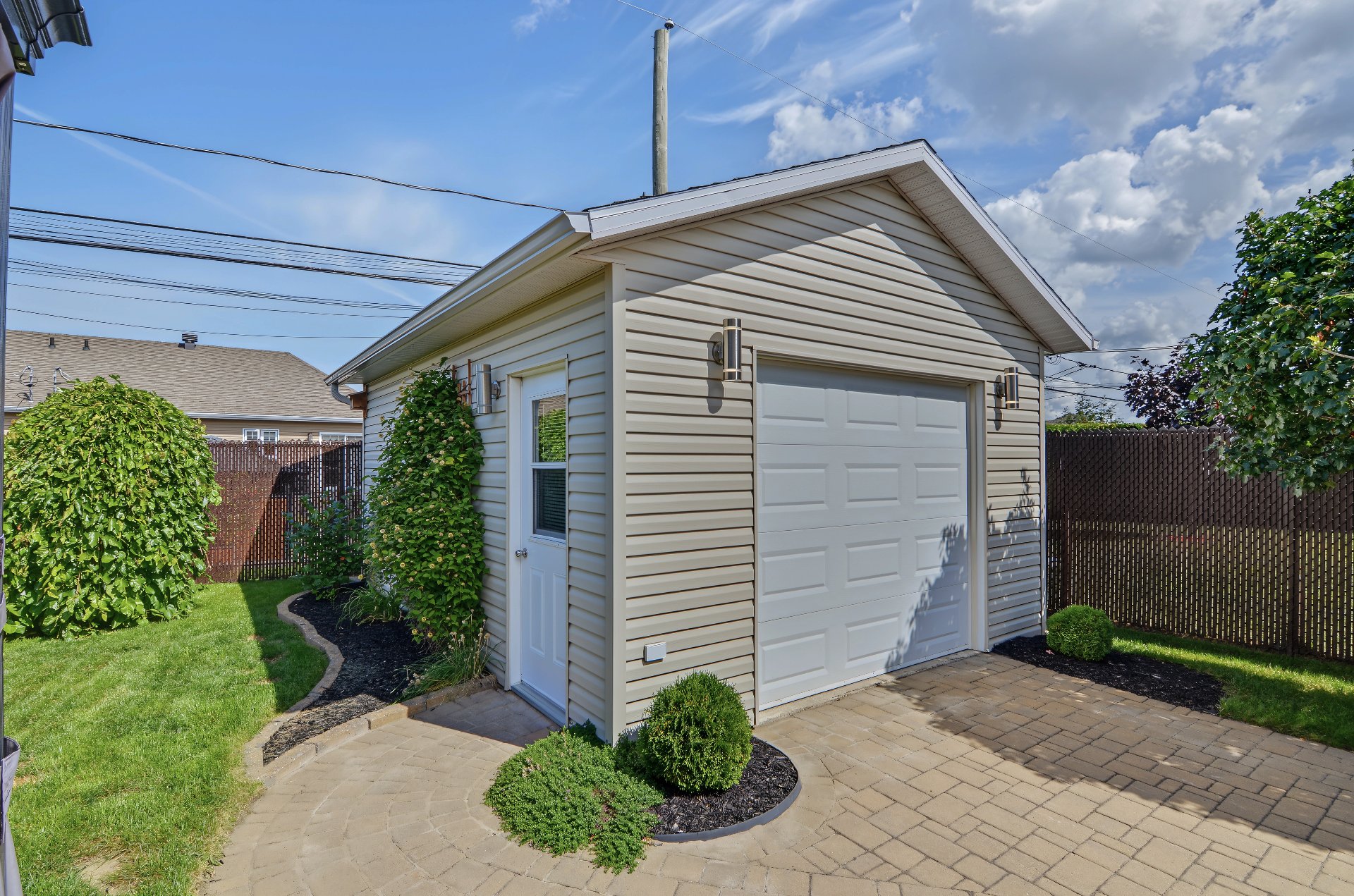456 Av. Belzile — photo 3