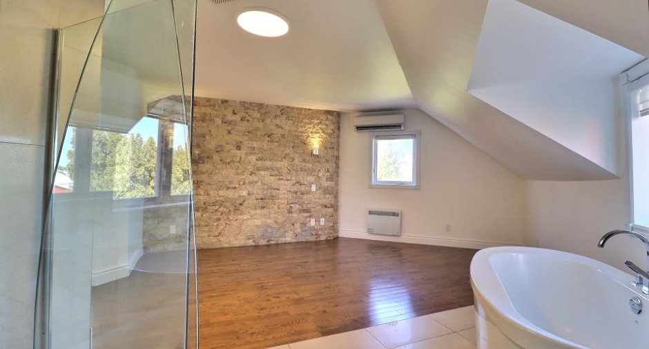 Ensuite bathroom