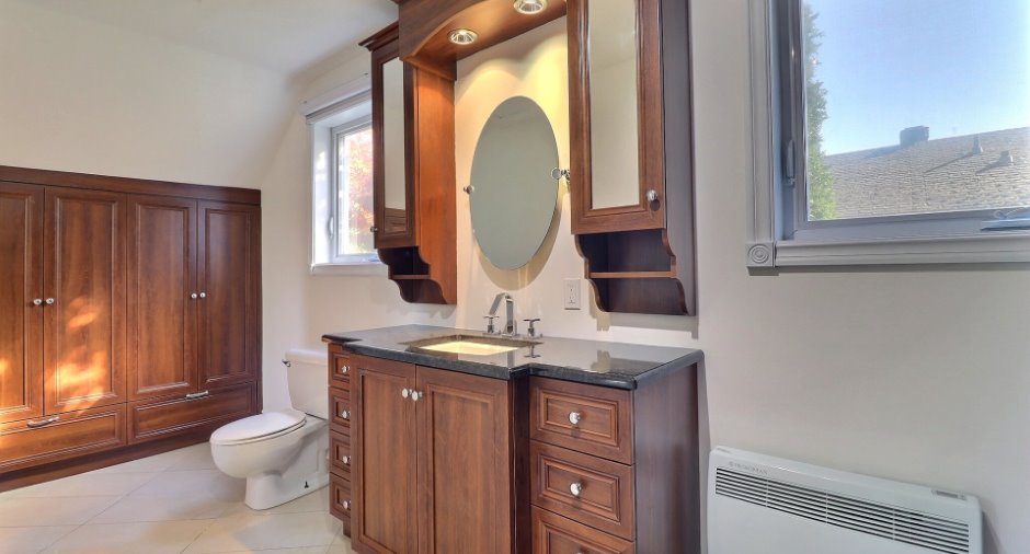 Ensuite bathroom