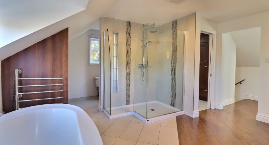 Ensuite bathroom
